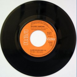 Ta Sorci&eacute;re Bien Aim&eacute;e b/w Souvenirs