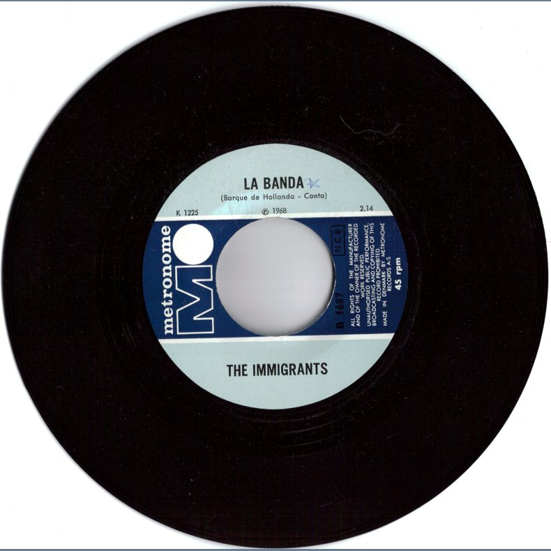 La Banda b/w Let Me Know