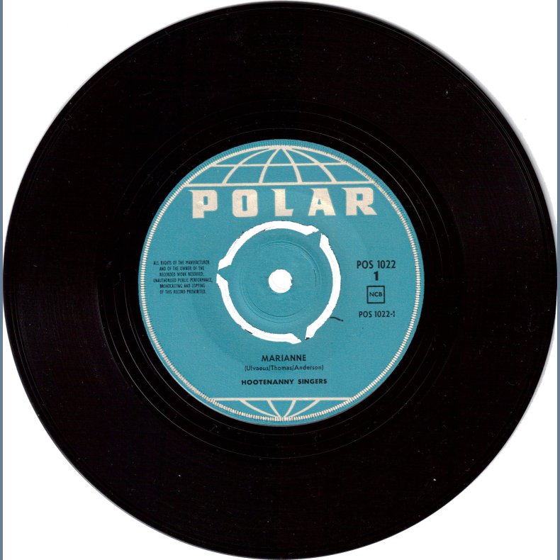 Marianne b/w Vid En Biv&auml;g Til En Byv&auml;g Bor Den Blonde Beatrice