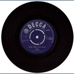 Here Comes The Night b/w All For Myself