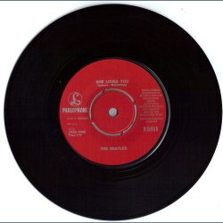 She Loves You b/w I'll Get You - 1963 Danish Parlophone label 1st issue Mono 2-track 7" - Red labels