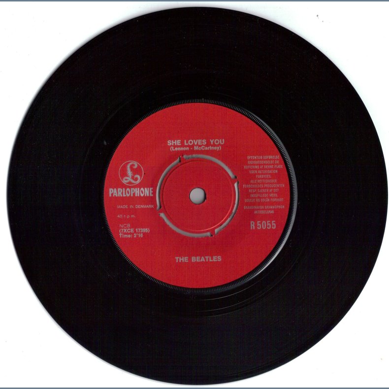 She Loves You b/w I'll Get You - 1963 Danish Parlophone label 1st issue Mono 2-track 7" - Red labels
