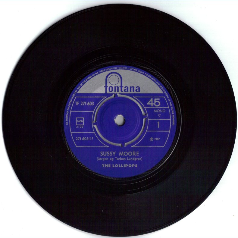 Sussy Moore b/w - Love Is A game For Two - Original Norweigian Issue