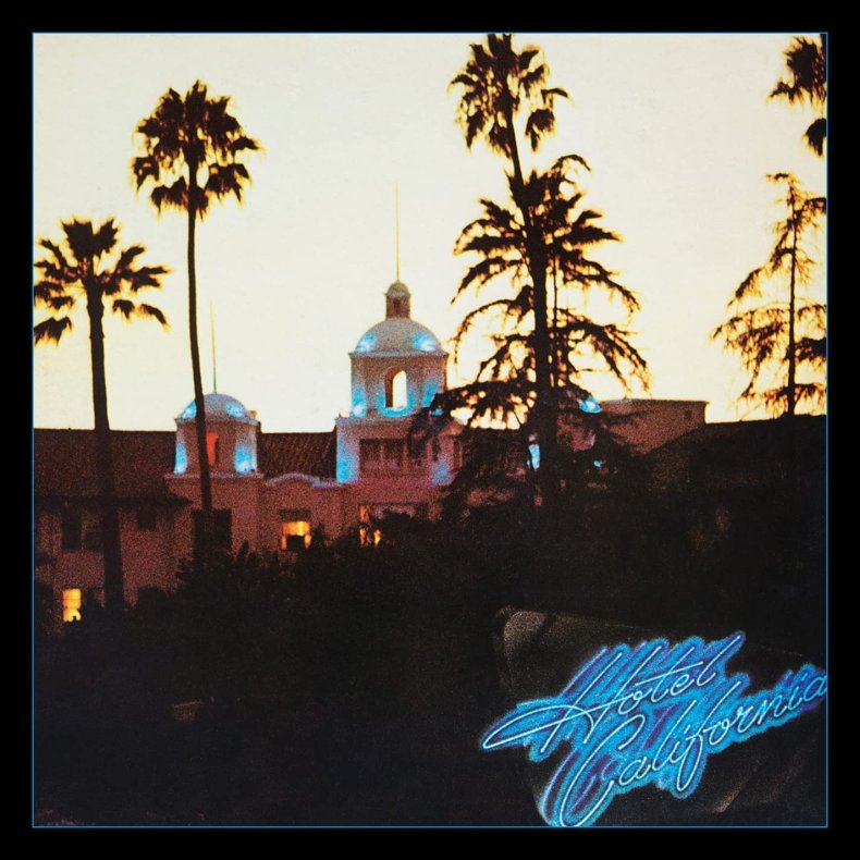 Hotel California - 2017 European Asylum Records Label 19-track CD + Blueray Set